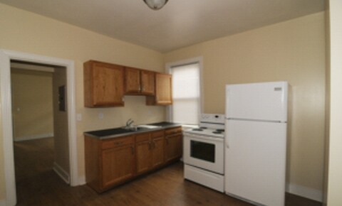 Apartments Near NKU 25-27-29 Court St for Northern Kentucky University Students in Highland Heights, KY