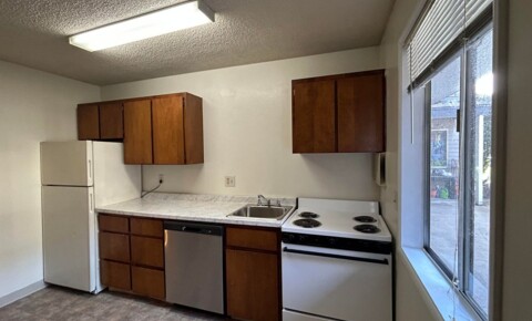 Apartments Near Lower Columbia College  852-862 8th Ave for Lower Columbia College  Students in Longview, WA