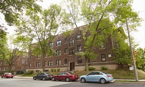 Apartments Near MCW 1805 E Park Pl. for Medical College of Wisconsin Students in Milwaukee, WI