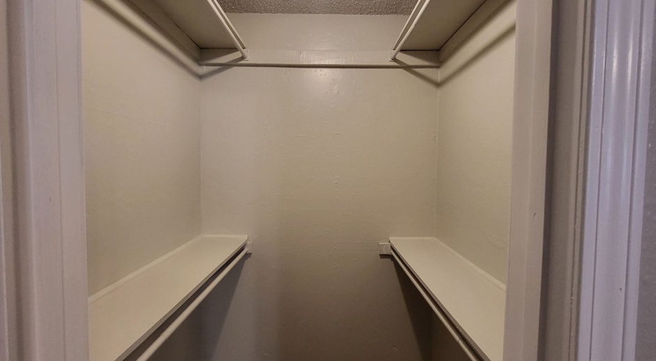 2 bedroom 1.5 bathroom apartment in Norman with washer/dryer hookup