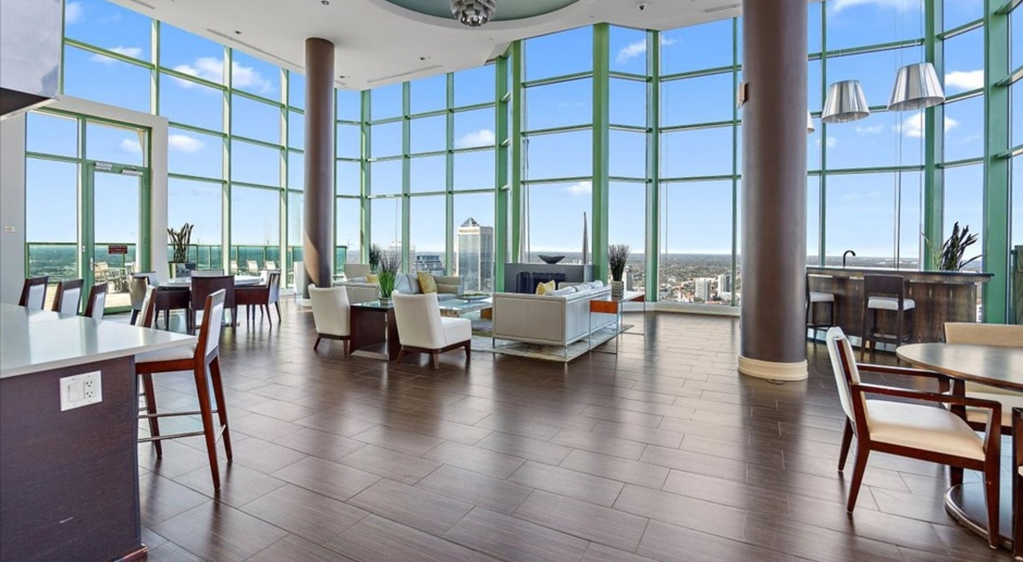 Live High In The Sky on the 31st Floor - Downtown Apartment with Stunning Views!