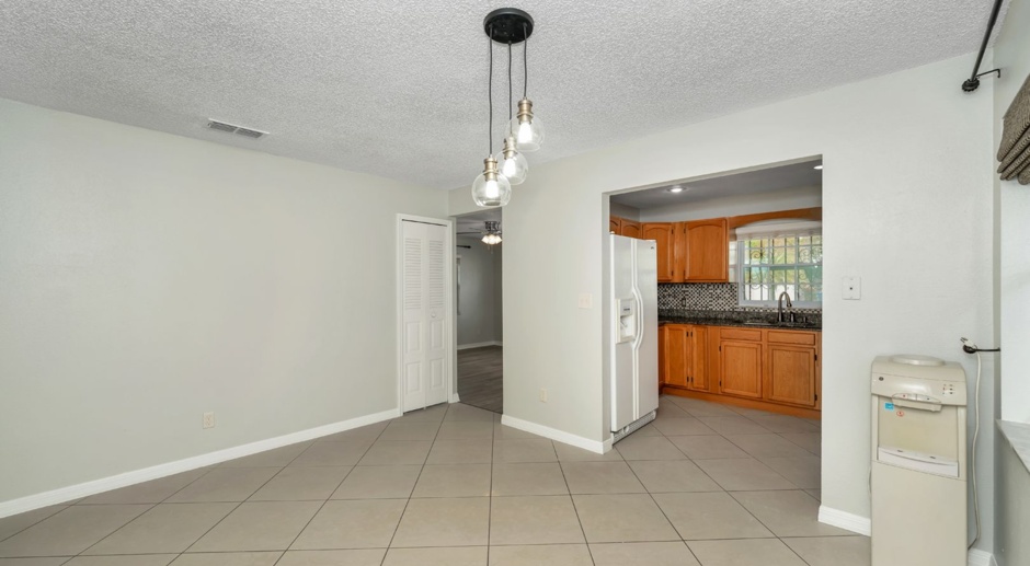 3 bedroom 3 bathroom Home in the Heart of Tampa-All Inclusive