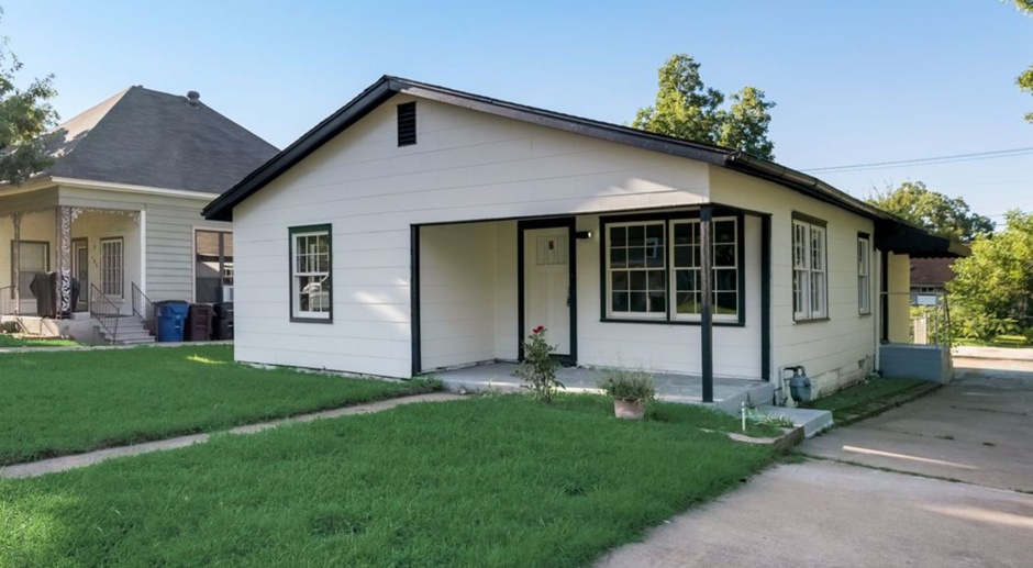 Fully Renovated 3 Bed 1 Bath Corner Lot in Central Denison!!! MUST SEE!!!