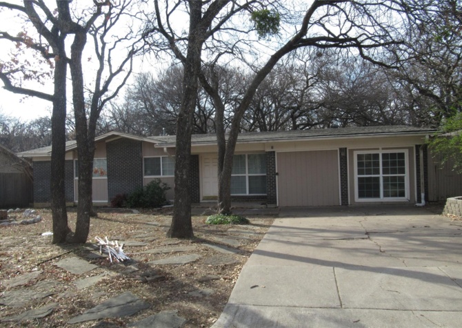 Houses Near Great 4 bedroom home in HEB ISD.