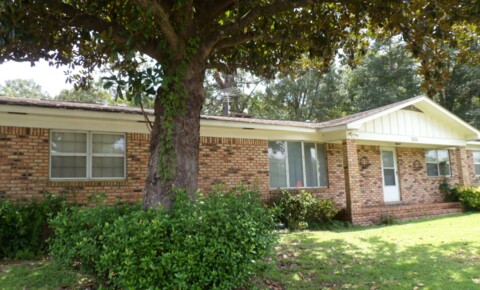 Houses Near South Alabama 3 BD with a separate suite perfect for a Mother-in-law, 2 Families for University of South Alabama Students in Mobile, AL