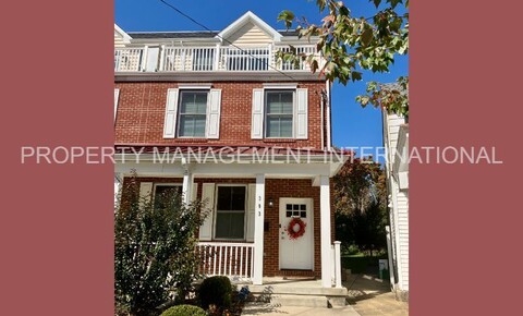 Houses Near TCNJ Stunning 4 bedroom home with river views for College of New Jersey Students in Ewing, NJ