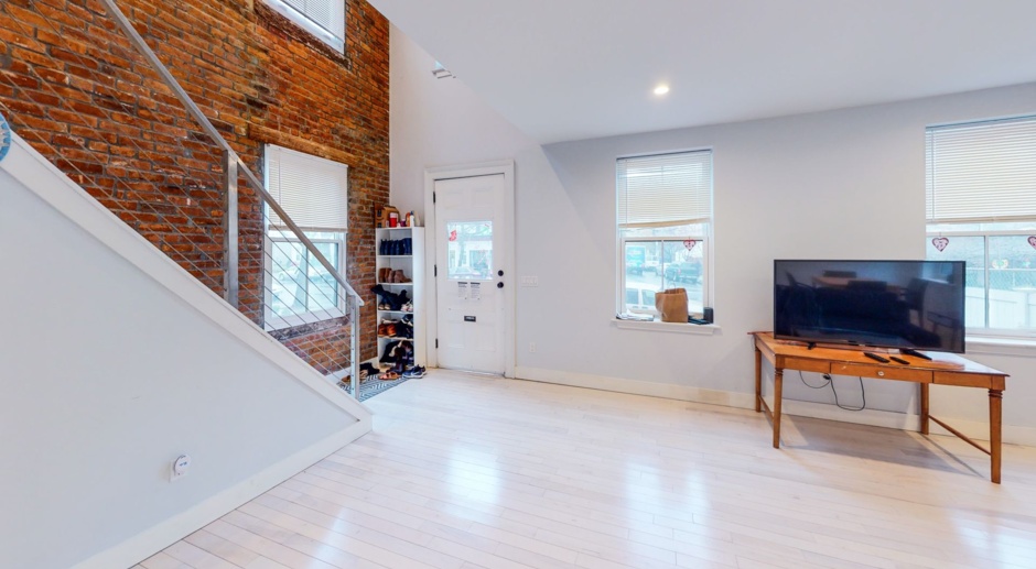 Two Story Historic Brick Townhouse in East Rock!
