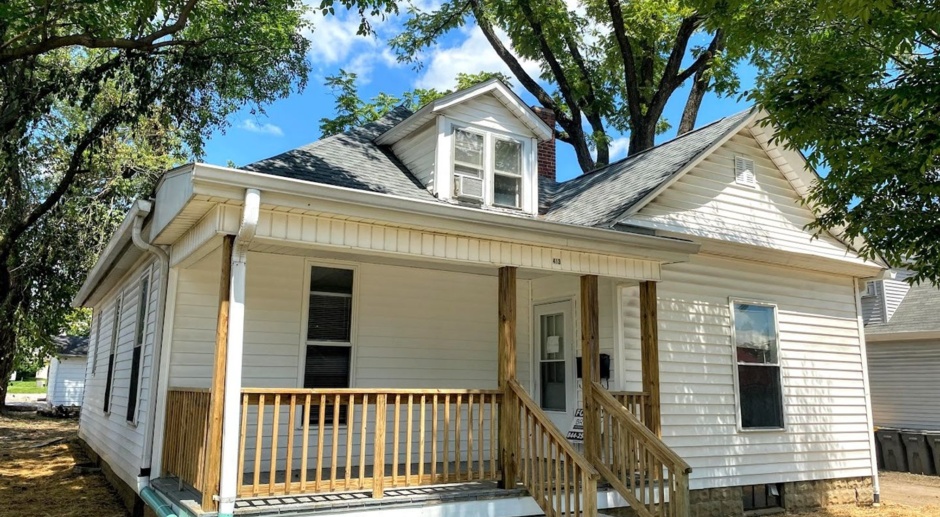 5-6 BED House on 10th St!! ***AVAILABLE AUG 2026*** 