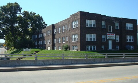 Apartments Near St. Ambrose 1215 15th St for St. Ambrose University Students in Davenport, IA