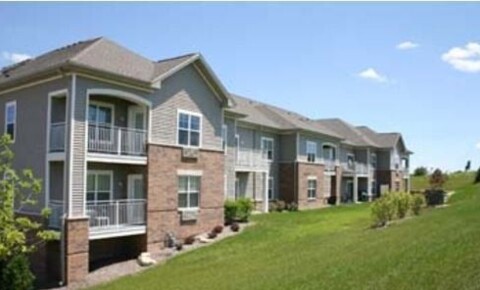 Apartments Near Edgewood 03-Hometown Grove Apartments, LLC. for Edgewood College Students in Madison, WI