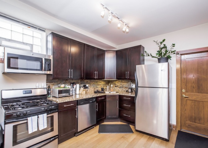 Apartments Near Bucktown: Fully furnished gorgeous 3 Bed, 2 Bath Condo