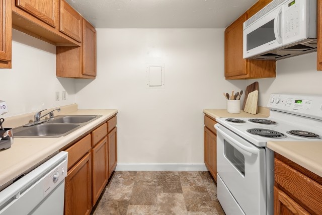 AVAILABLE NOW SHORT-TERM RENTAL! ONE BLOCK FROM UCDAVIS CAMPUS!