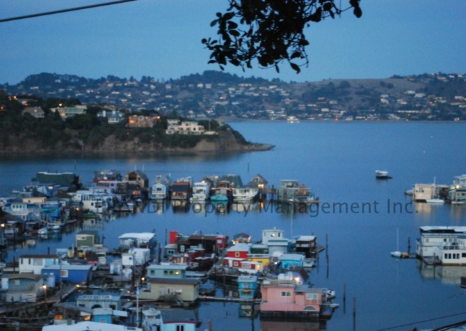 Houses Near PENDING! Sausalito Townhouse with Bay Views & Swimming Pool!