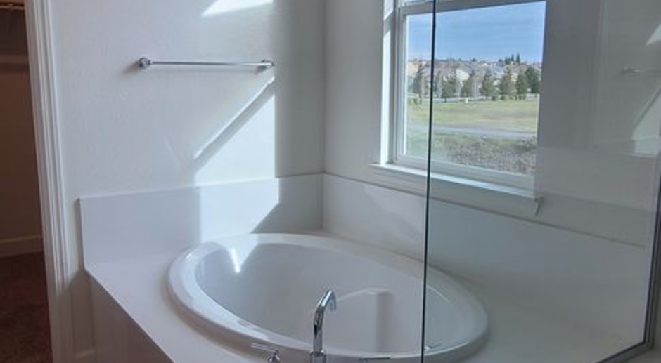 Move-in Special! Rocklin Meritage Durango Subdivision - Energy Efficient - 4 Bed, 2.5 Bath - Views of Greenbelt!