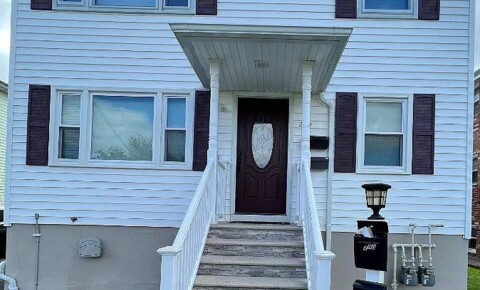 Houses Near New Britain 3 bedrooms, kitchen, dinning room, bathroom. Laundry hook up in the ba for New Britain Students in New Britain, CT