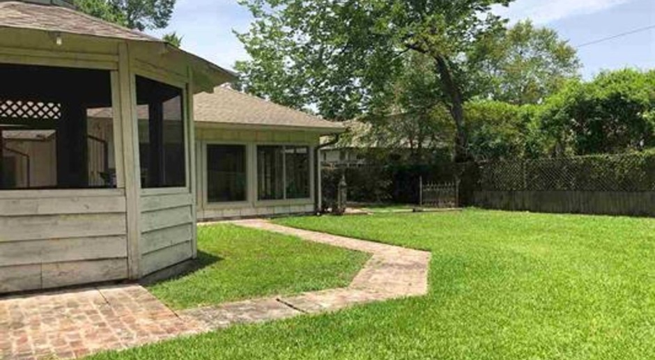 Secluded home in the heart of Baton Rouge