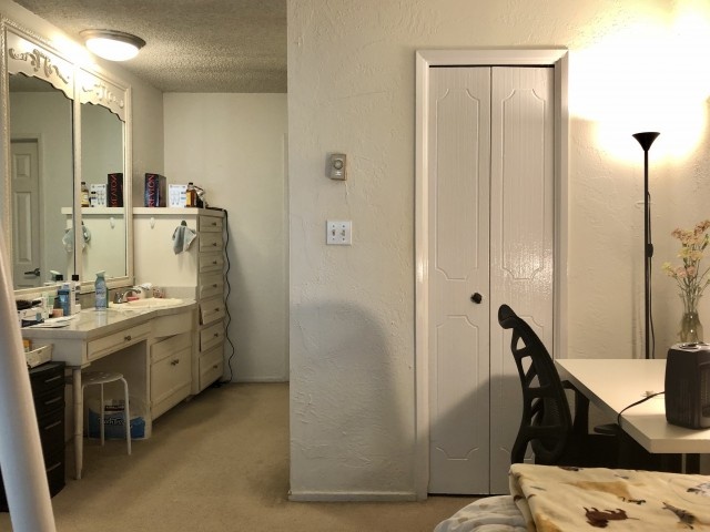 870 Hilgard: Clean & Close to UCLA, a Double Room