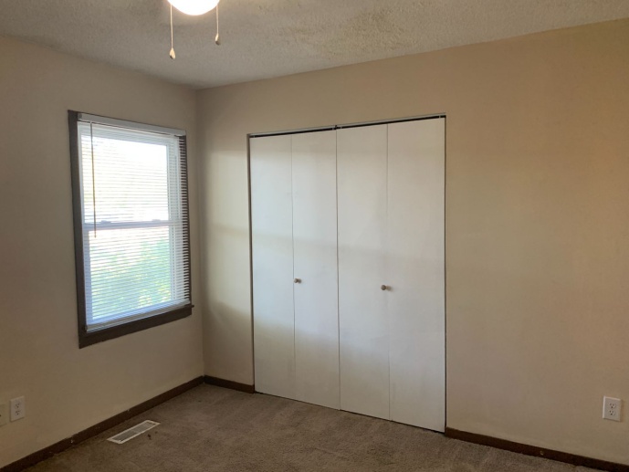 2 Bedroom, 1.5 Bath, Unfurnished Town Home Available Now! 