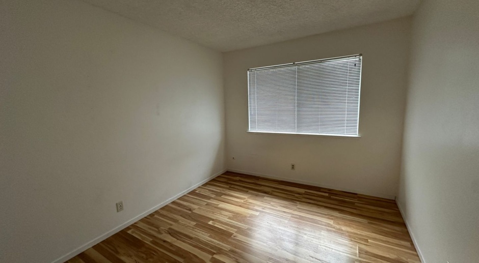 1811 Donner Ave #4 - April Move In