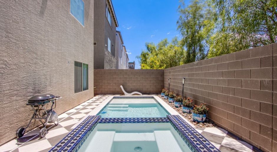 Beautiful 4 bedroom 3.5 bathroom home with pool/spa in gated Southwest neighborhood! 