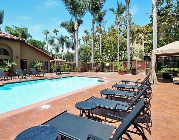  Furnished student apartments near UCSD - Shared and Private Rooms