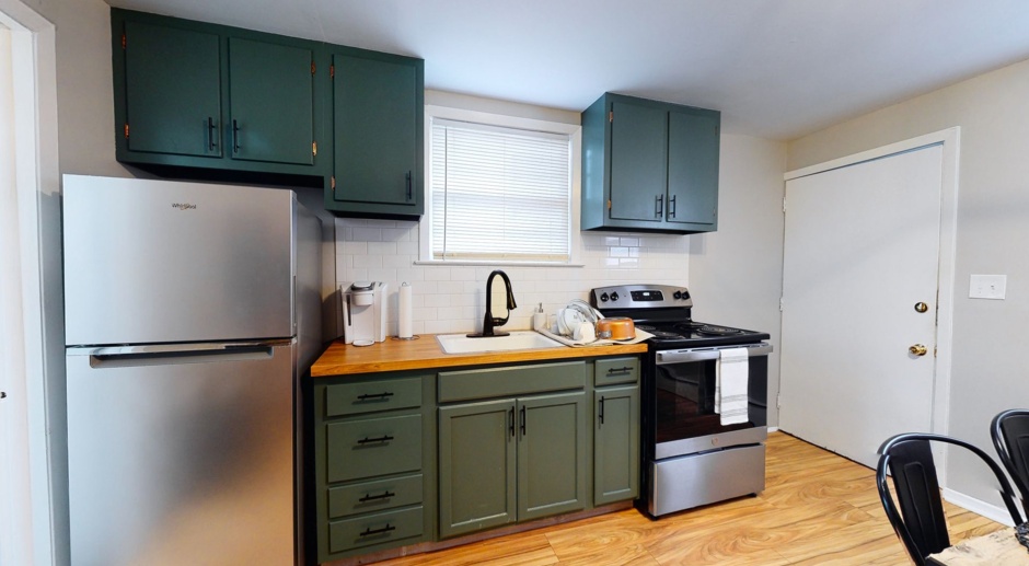 Furnished Pet-Friendly East Rock Unit w/ Gas Included!