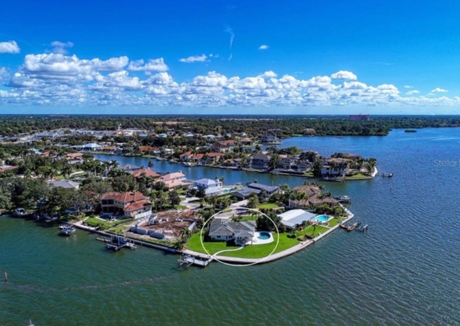 Houses Near Amazing waterfront home, Sunsets included!
