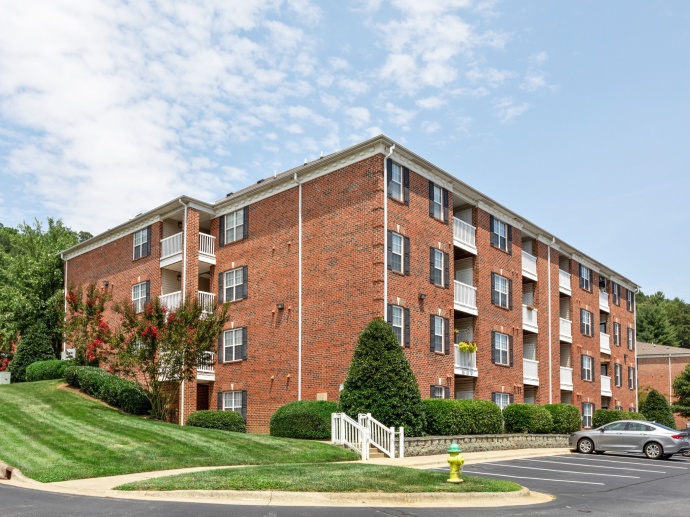 Westmont Commons Apartments