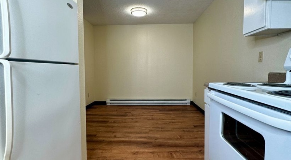 Top Floor NOPO Apartment with A/C-1 Assigned Off Street Parking Space- Fur Babies Welcome!