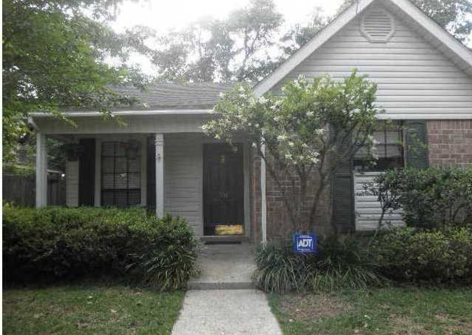 Houses Near Must see! A great 3/1.5 in popular Pinehurst
