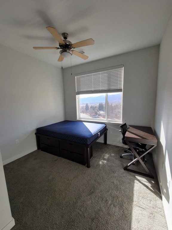 Furnished room available immediately for relet