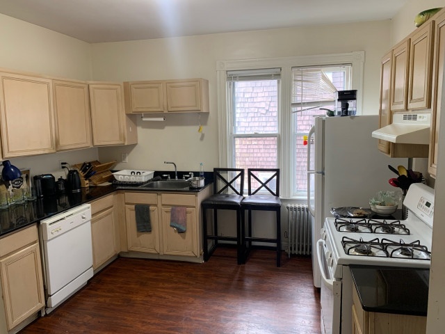 Summer Sublet in College Hill!