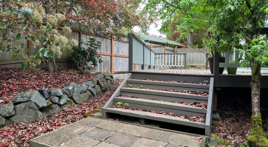 Private access to Lake Sammamish house