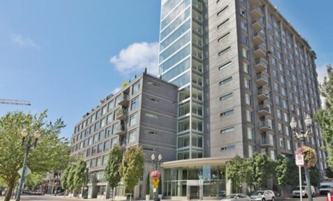 Apartments Near National College of Natural Medicine MOVE-IN SPECIAL 1b/1ba in The Pearl at The Pinnacle Condominium! for National College of Natural Medicine Students in Portland, OR