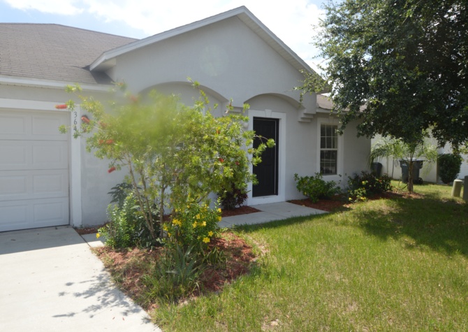 Houses Near Winter Haven 3 Bedroom Available!