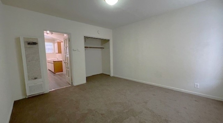 Charming, Studio Freshly Painted, move in ready 
