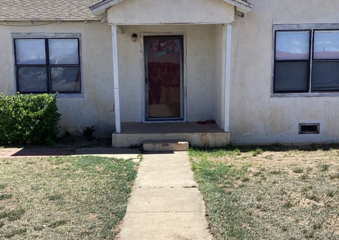 Houses Near Newly Renovated 2Bedroom! Located in Portales!!