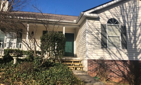 Houses Near UTK 3BR 2.5BA large home w/basement, garage, & fenced yard for University of Tennessee: Knoxville Students in Knoxville, TN