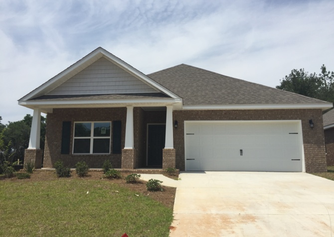Houses Near AVAILABLE NOW!!! 4 BEDROOM / 2 BATH IN CAROLINE WOODS!