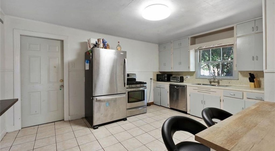 Spacious, remodeled 5 Bed 3 Bath House in North Campus
