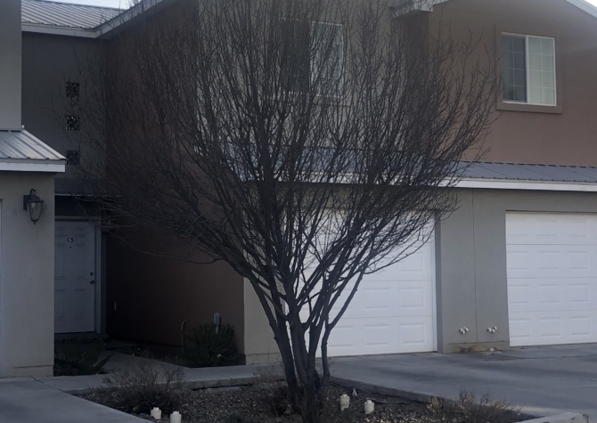 Houses Near Beautiful 2bed Townhome in North Valley