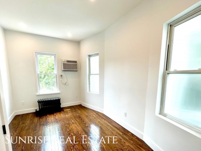 Gorgeous 3 Bed, Private Decks, In Unit Washer/Dryer, Steps to Brooklyn College