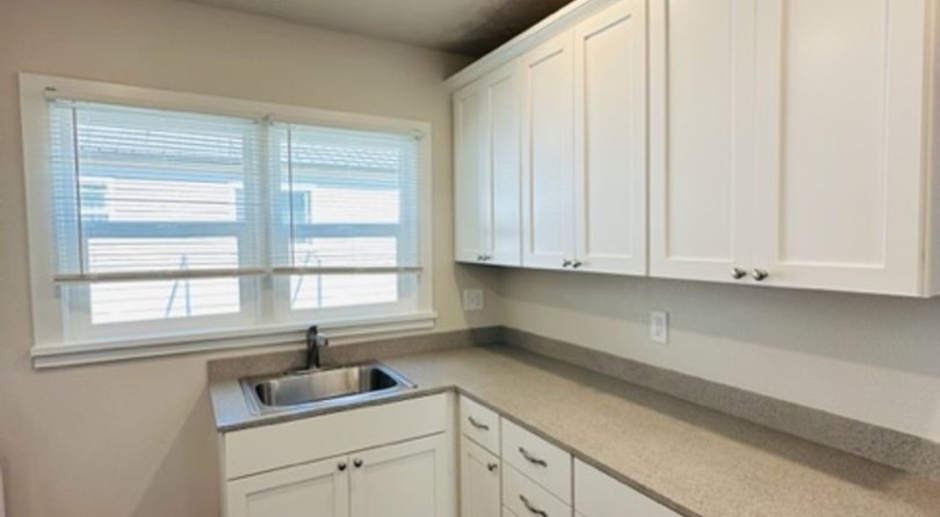 Adorable remodeled 2 bedroom 1 bathroom duplex available! 