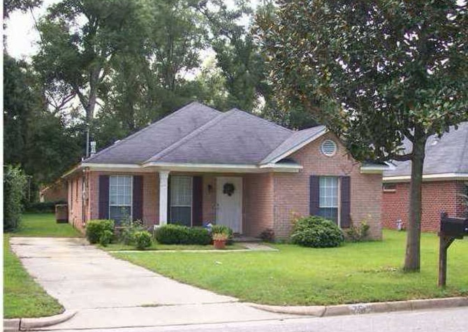 Houses Near This home won't last long! Immaculate 3/2 in Pinehurst