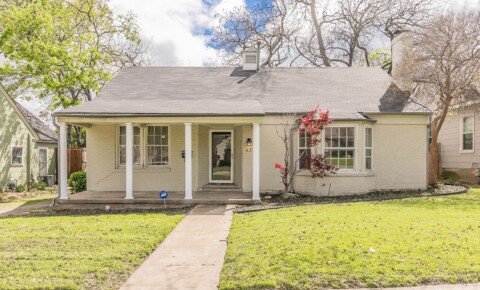 Houses Near Southwestern Charming Bungalow in Arlington Heights!!!!! for Southwestern Baptist Theological Seminary Students in Fort Worth, TX