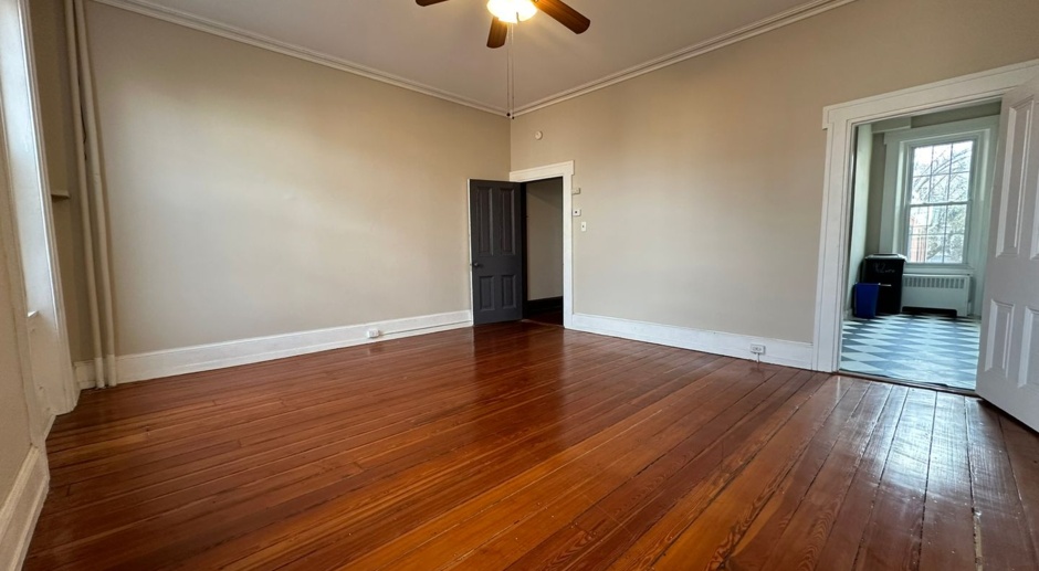 Amazing 4-Bedroom Apartment Located in Northern Liberties! Available NOW!