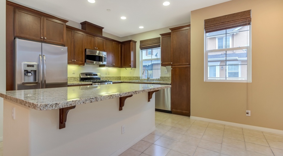 Live in Luxury: Fully Upgraded 2 Bedroom Plus Den Townhome in Columbus Square!