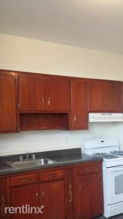 Sunny 2 Bedroom Apartment on 3rd Floor of Private Home - H/HW - Yonkers