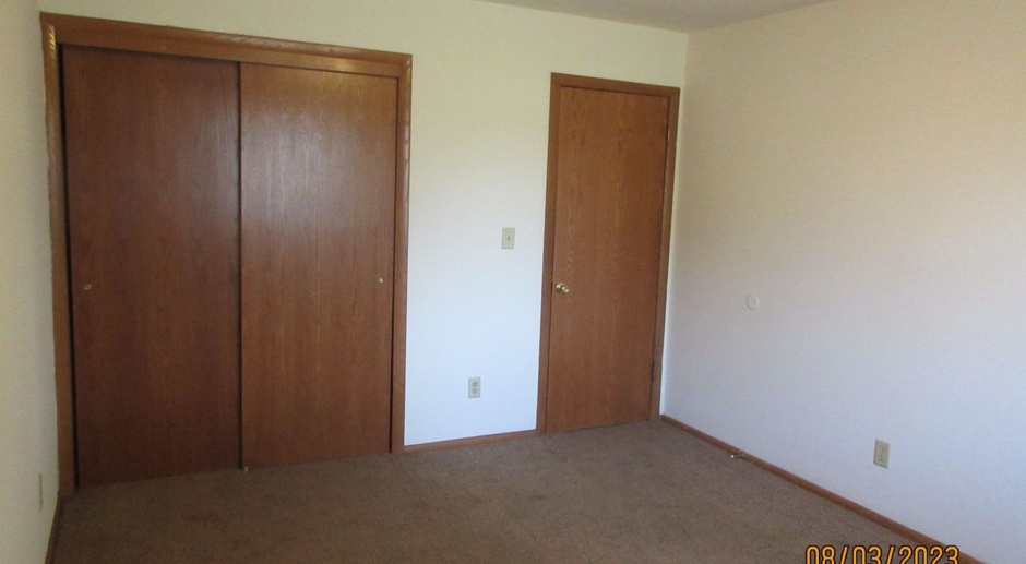 Available April Beautiful Large 1 Bedroom Upper Apartment- Free Heat!