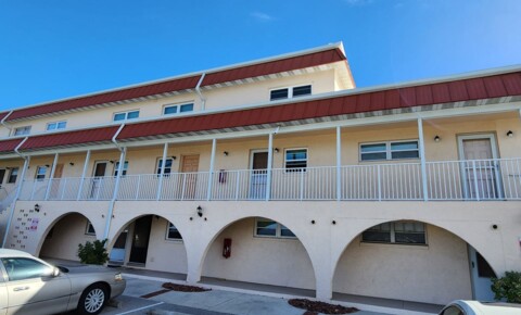 Houses Near DSC Ormond-By-The-Sea Two Story Condo for Daytona State College Students in Daytona Beach, FL